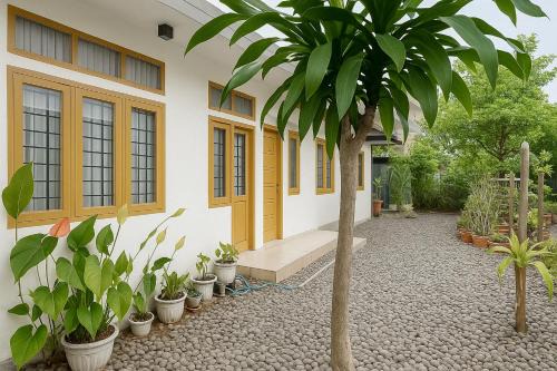 Hotel Srikandi Syariah Mitra RedDoorz in Tasikmalaya