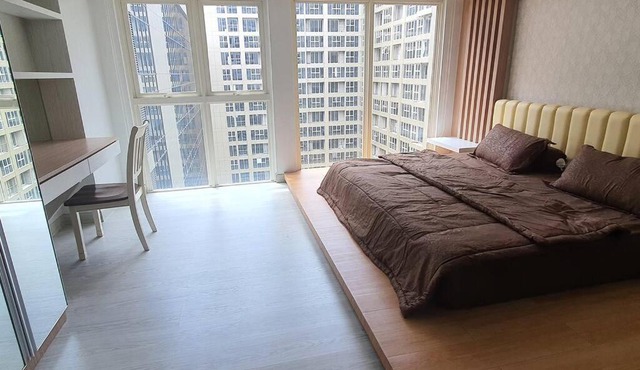 Huge Family Room 94m2 Jati Junction - Pool & Gym in Medan