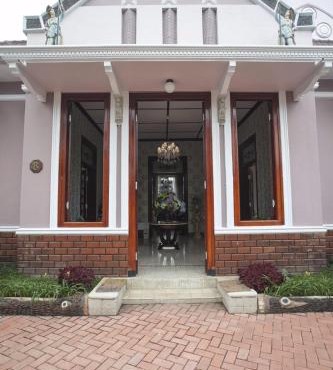Huis Van Gustafine Floor 1 in Malang
