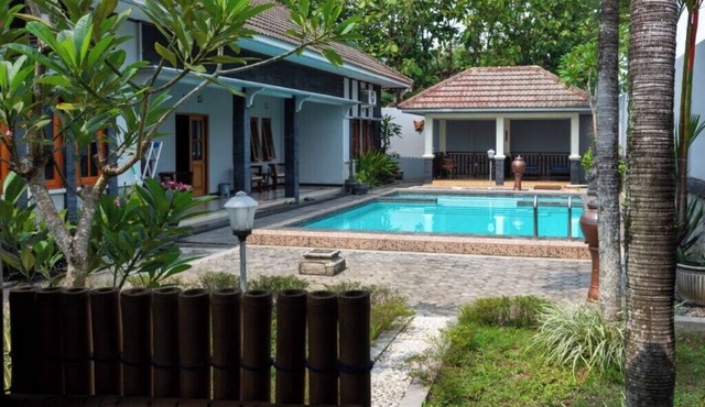 Luxe Villa Nabij Yogyakarta in Trunuh Sraten Klaten Selatan