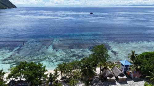 Imuri Homestay Sauwandarek in Poelau Mansoear
