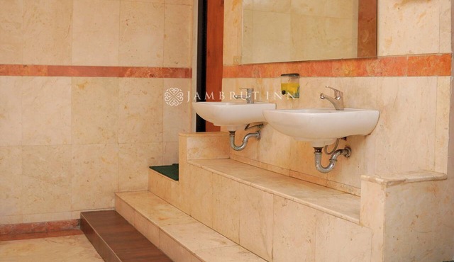 Jambrut Inn in Jakarta