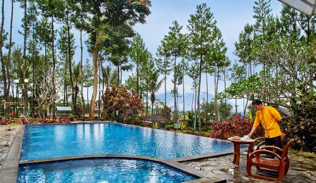 Jambuluwuk Convention Hall & Resort Puncak in Puncak
