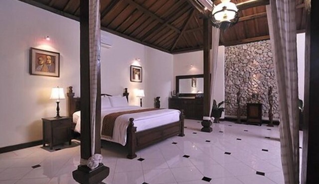 Junior Villa traditional Javanese Joglo in SLEMAN