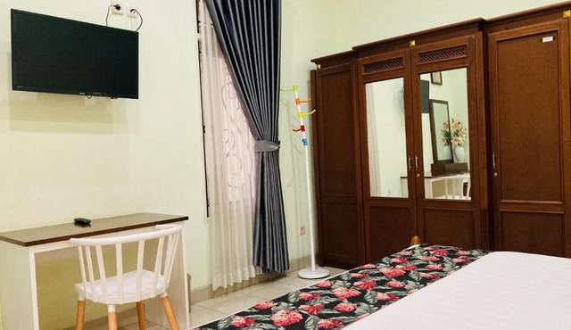 Just 11 Boutique Syariah Mitra RedDoorz near UGM Yogyakarta in Kejayan