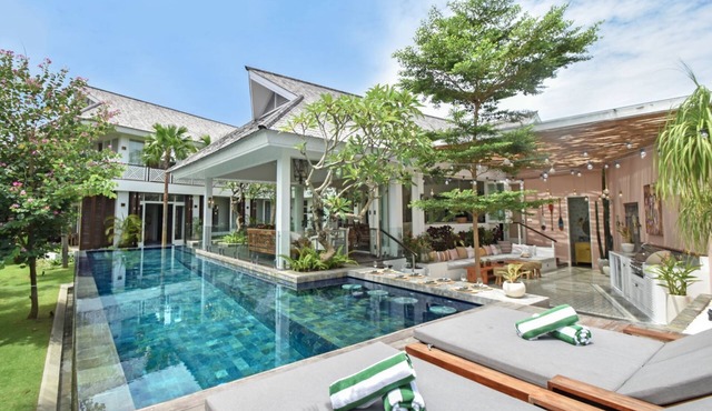 Kasianda House - Seven Bedroom Villa, Sleeps 18 in Canggu