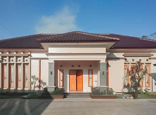 Kedai Oma Syariah Mitra RedDoorz in Gandasoli