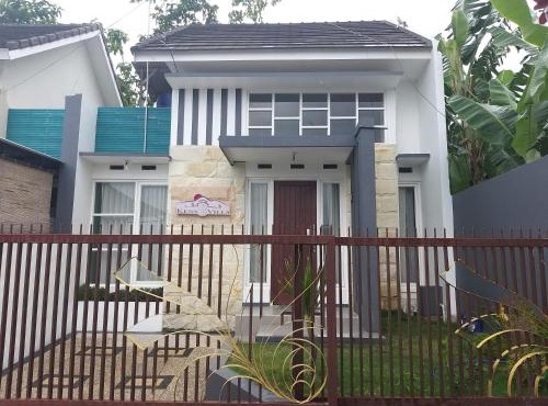 Ken's Villa 8 in Batu