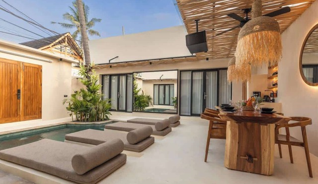 KOA One Dreamy 4BR Villa w/Pool &Outdoor Cinema in North Lombok Regency