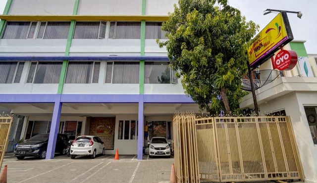 Kos Pondok Mas Syariah in Cirebon