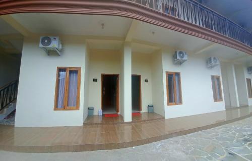 Kresna Guest House Syariah Pacitan in Pacitan