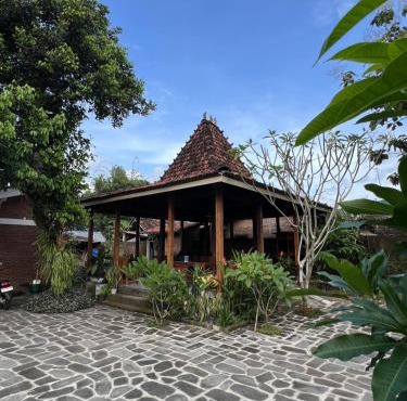 Kumojoyo Homestay in Borobudur
