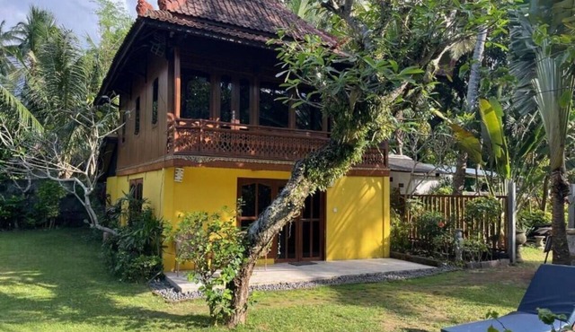 Kura Kura Villas & Candidasa Mini Golf - Three-Bedroom Villa in Sengkidu