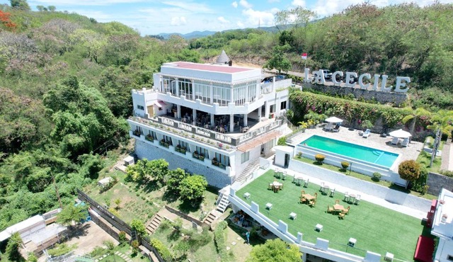 La Cecile Hotel & Cafe Komodo in Labuan Bajo