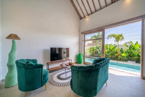 La Palma - Greenery Pool Escape with Private Parking in Canggu