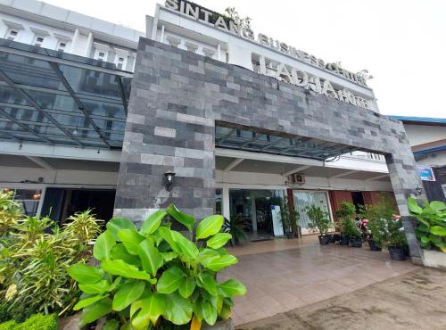 Ladja Hotel Sintang in Sintang
