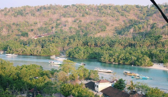 Lanussa Hill Villa. top hill villa with oceanview in Klungkung Regency