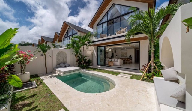 Large 3 Bedroom Villa Nyang Nyang with Pool & Cliff Walk in South Kuta