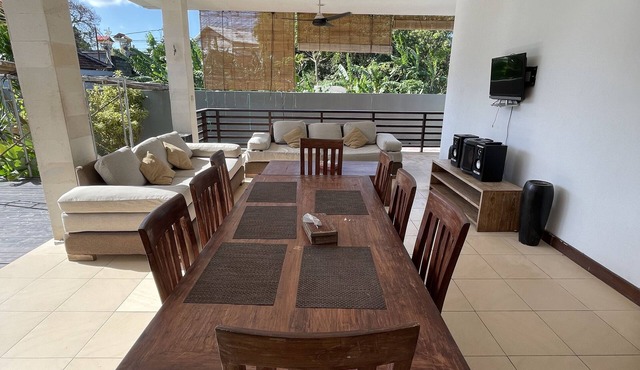 Large and spacious 4 bedroom villa with private pool walking distance from beach in Bali