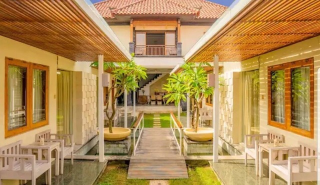 Largr 6 Bedrooms & 6 bathrooms villa, Legian. in Bali