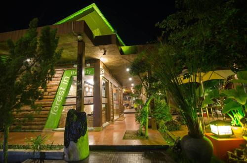 Lawaka Hotel in Ampana