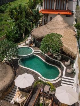 Layla Cabana - 7BR Villa in Pererenan - With Private Pool, Spa, Cinema & Gym in Tumbak Bayuh