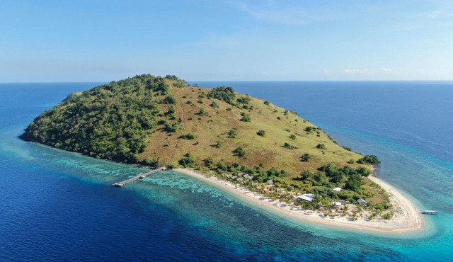 Le Pirate Island - Adults Only in Labuan Bajo