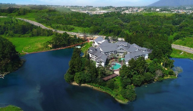 Lido Lake Resort By MNC Hotel in Cigombong