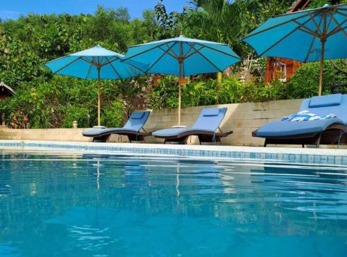 Light Blue Villa in Tepus