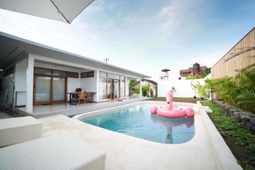 Little Haven - Family Japanese Stay with Private Pool in Jogja in Bedoyo