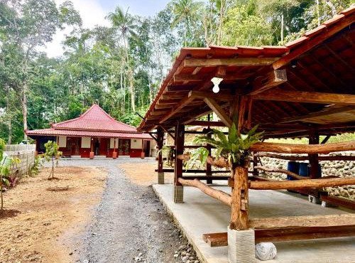 Lonovilla Menoreh Yogyakarta in Banjarasri
