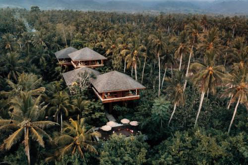 LOSTLindenberg in Pulukan