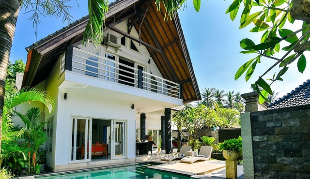 Lovina Poolvilla, Private Butler, Free Breakfast! in Bali