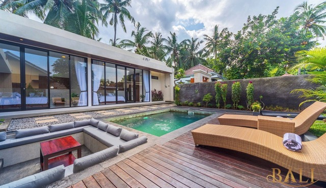Lovina stylish 2BR pool villa with free breakfast! in Kecamatan Banjar
