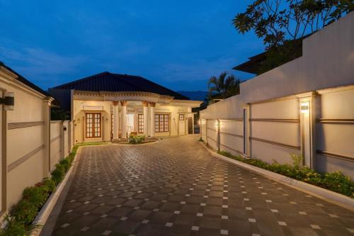 Lulu Luxury New 5br Villa Private Family Gathering at Puncak Bogor in Kopo 2