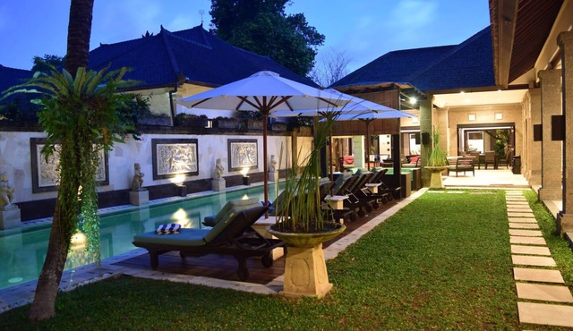Lux 5 BR with Driver, Heart of Seminyak in Seminyak
