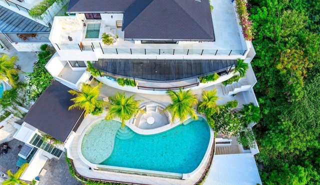 Luxe 4BR Villa w Rooftop, Cinema, Ocean View in Badung Regency