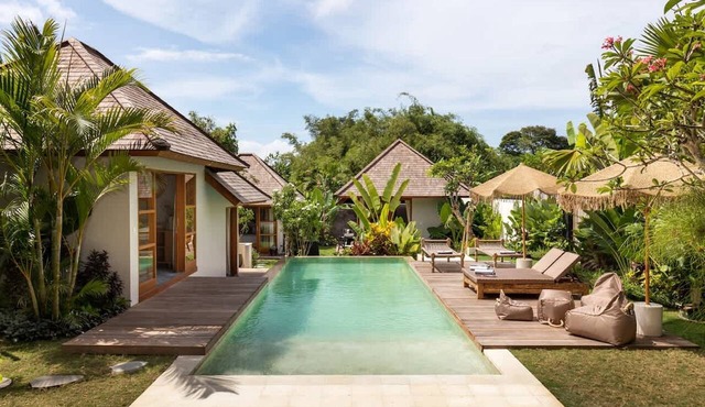 Luxe Tropical 6BR Dream Villa in Canggu in Canggu