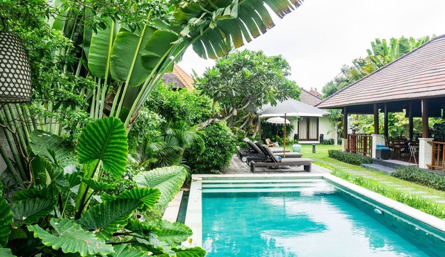Luxuriate in a Vast Tropical Garden in Seminyak in Seminyak
