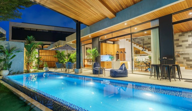 Luxurious 3 BR villa in key location, Seminyak near Sunset Road in Badung