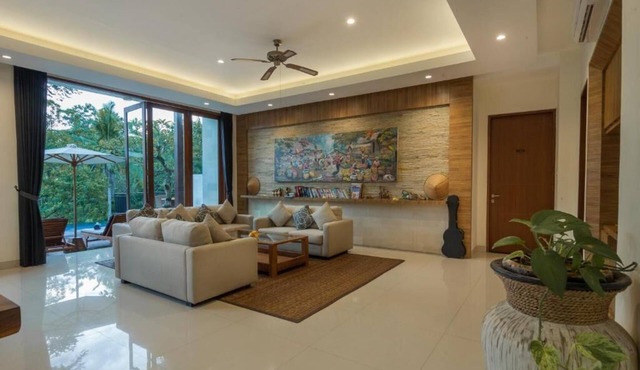 Luxurious 6-bedroom villa with WiFi, AC in charming Ubud in Ubud