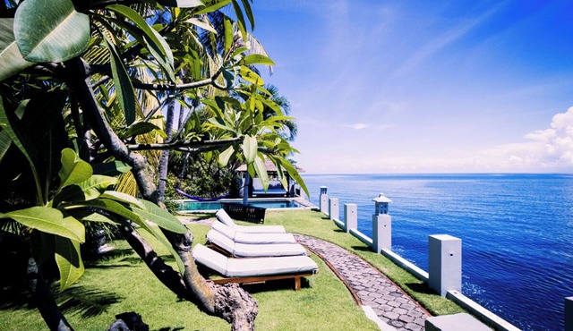 Luxurious & Tranquil Beachfront Oasis ~ snorkeling in Bali