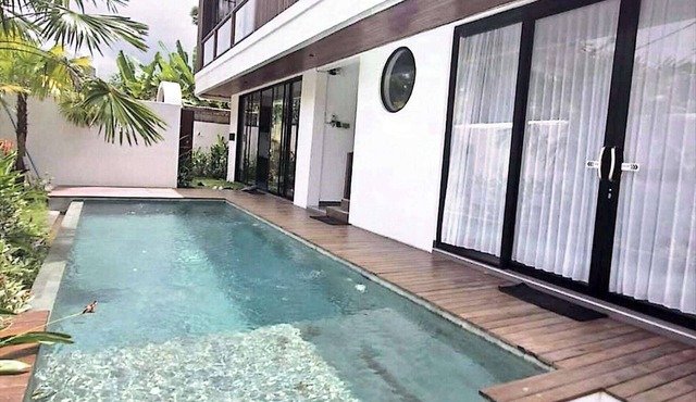 Luxury 3BR Private Villa with Pool & Bathtub Near Canggu in Dalung