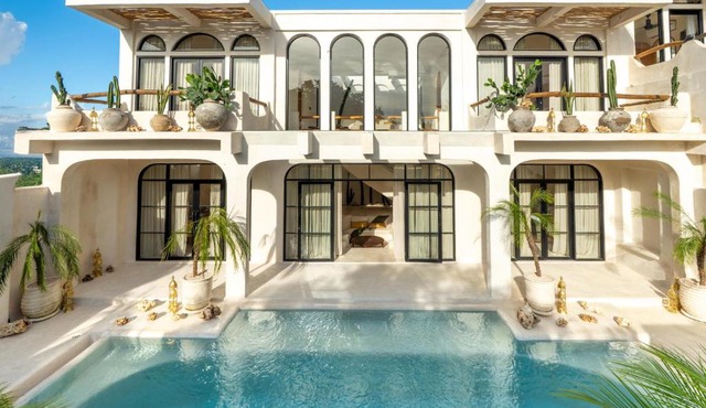 Luxury 6 Bedroom Group Villa With Private Pool Uluwatu in Uluwatu
