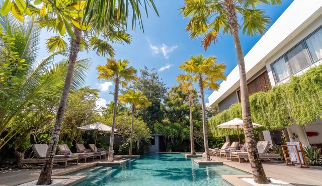 Luxury 9BR Bingin Villa - Large Pool, Near Beach in Kecamatan Kuta Selatan