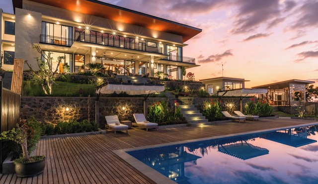 Luxury & Beautiful Dream Getaway Villa In Lovina in Buleleng