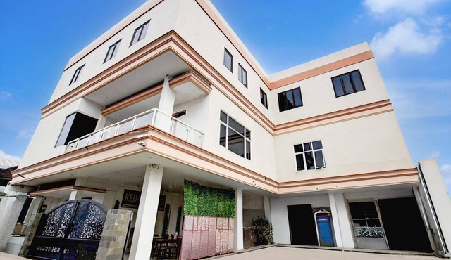 Luxury Deluxe DBL Retreat W/Free WiFi and Parking in Balikpapan