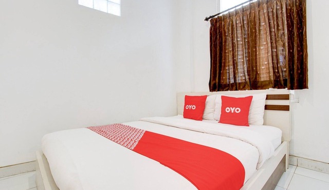 Luxury Deluxe DBL Retreat W/Free WiFi and Parking in Yogyakarta