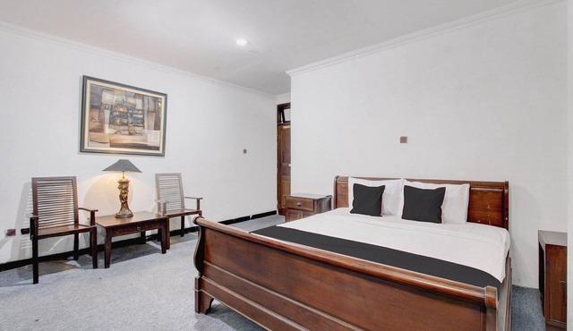 Luxury Deluxe DBL Retreat W/Free WiFi and Parking in Yogyakarta
