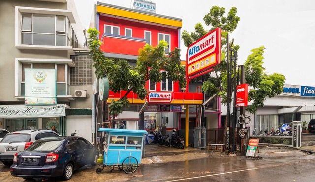 Luxury Deluxe DBL Retreat W/Free WiFi and Parking in Bandung